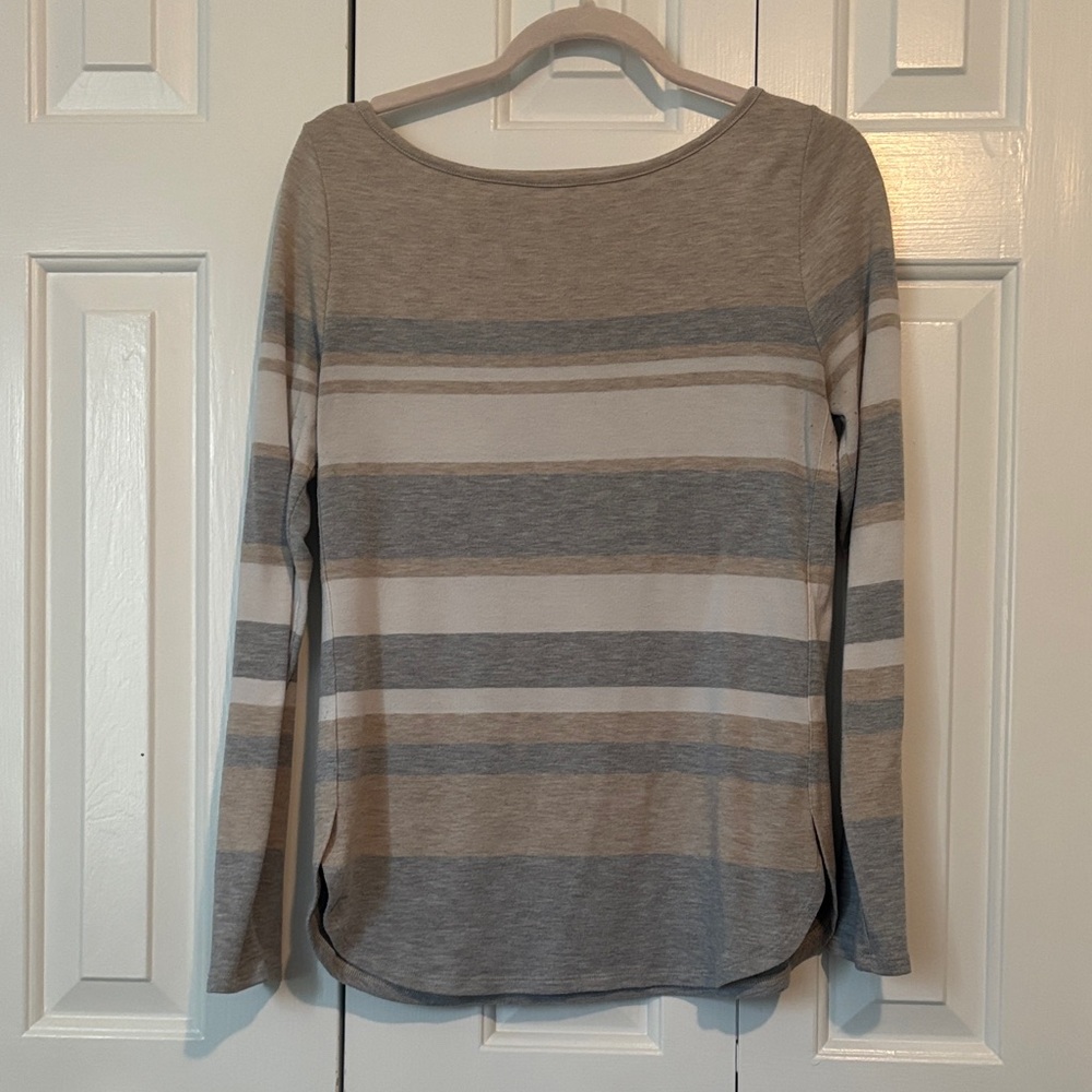 Liz Claiborne Gray & White Striped Long-Sleeve Top